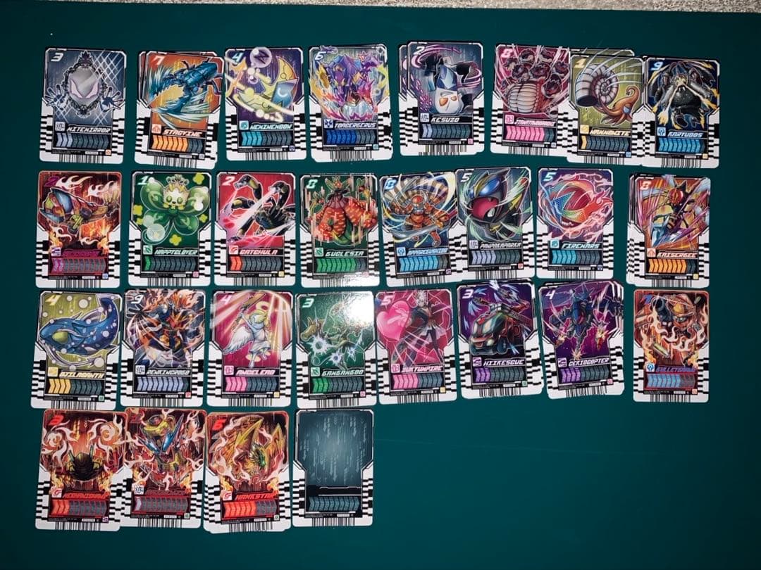 画面ライダーガッチャード　ライドケミートレカセット　カード100枚以上