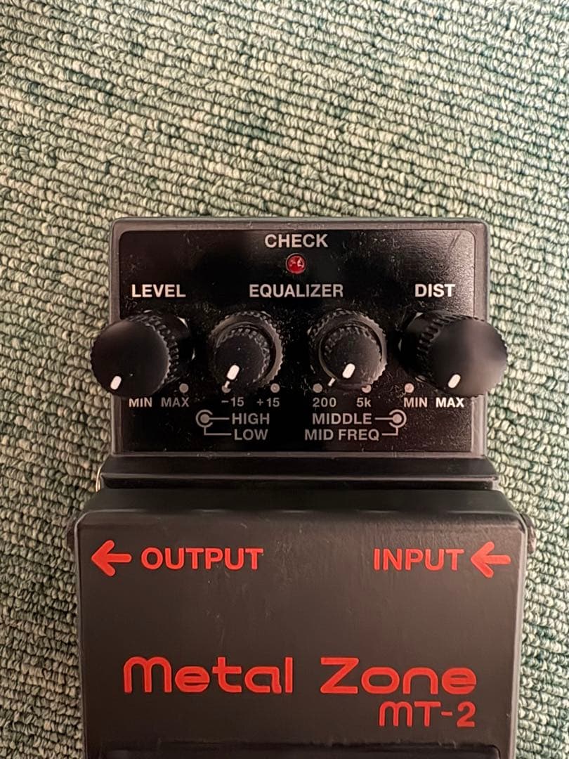 BOSS メタルゾーン　エフェクター