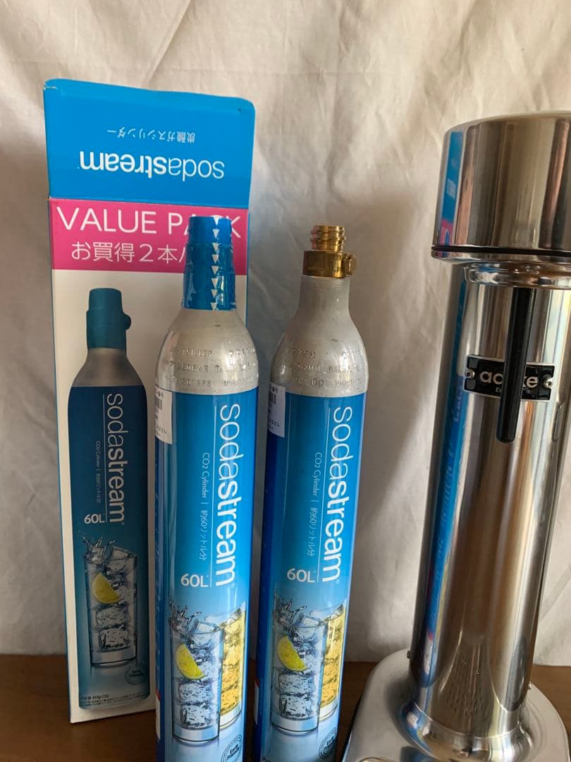 Aarke 炭酸水メーカー + SodaStream 専用ガスシリンダー付き