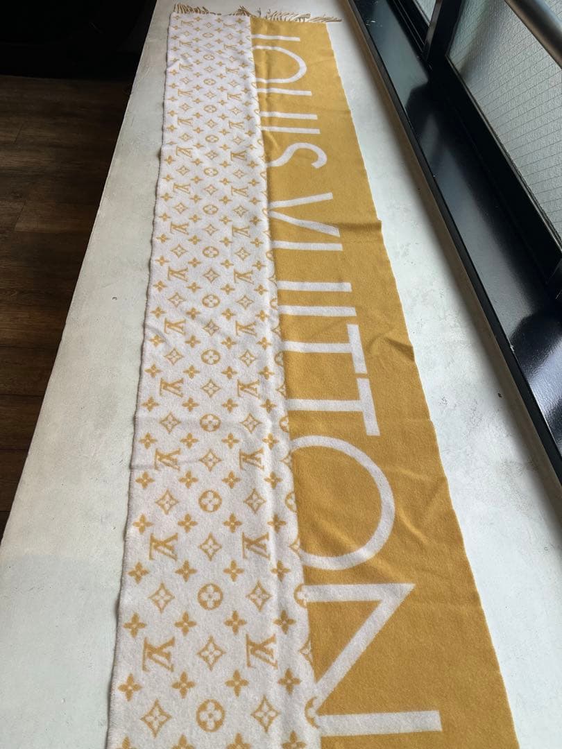 【極美品】LOUIS VUITTON ロゴ入りマフラー イエローカシミヤ100%