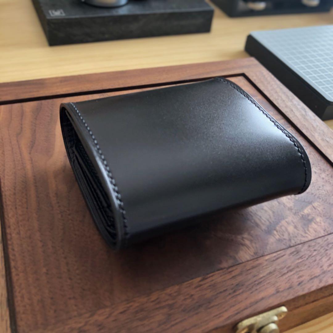 新喜皮革コードバン×サドルレザー 三つ折りミニウォレット 総手縫い ブラック