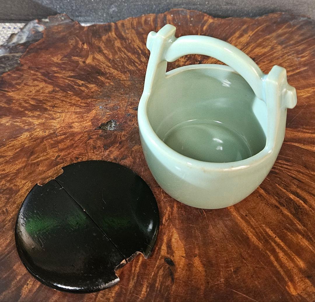 【時代古作品❗】手桶形　黒漆塗り蓋付 青磁　茶入れ　茶道具　茶器　桐箱付き