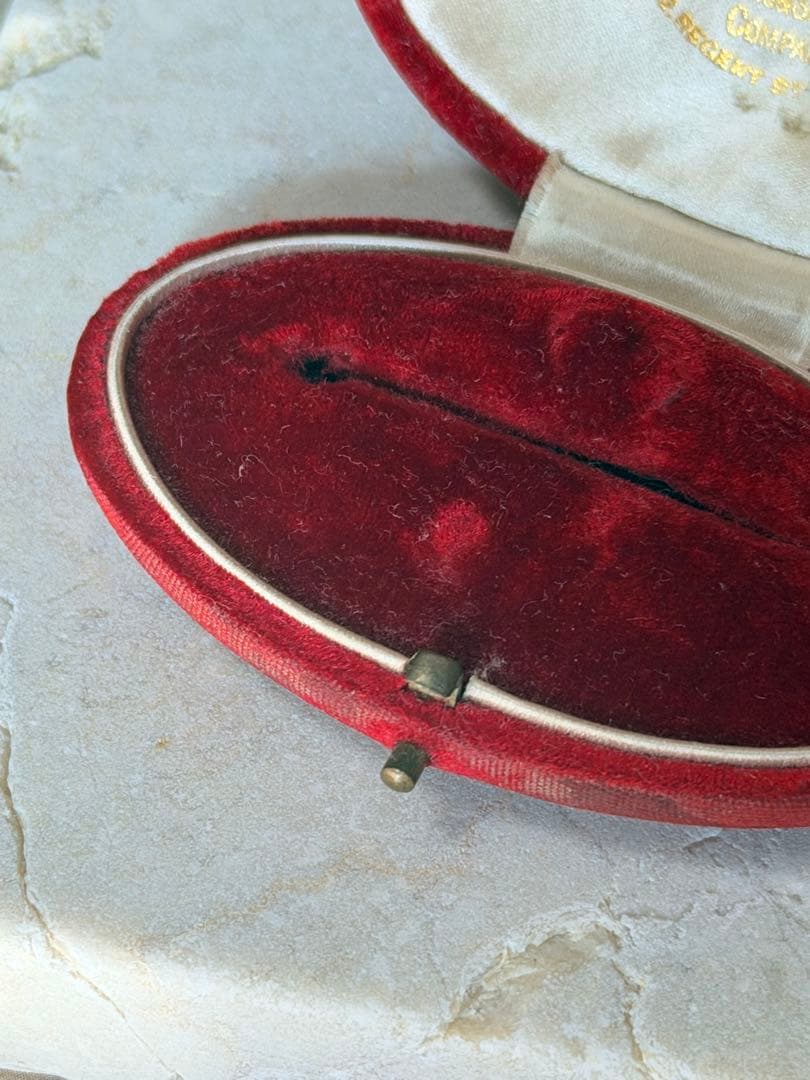 英国アンティーク ジュエリーケース 赤ベルベット 金文字刻印