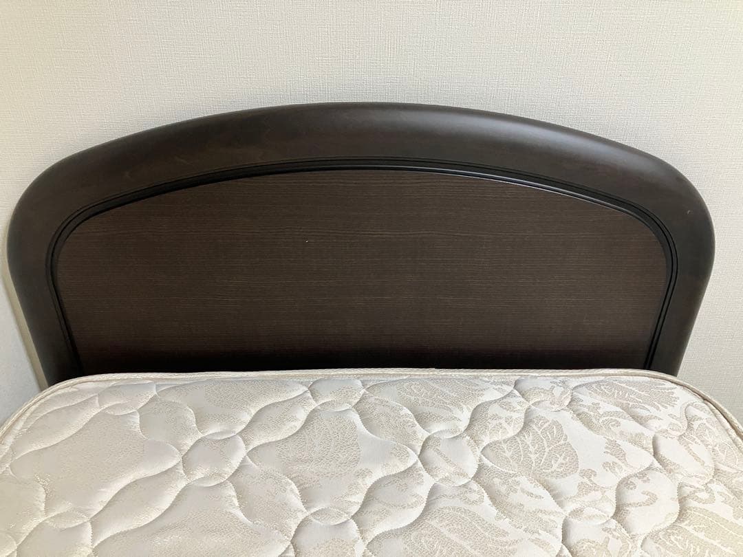 シモンズベットフレーム　新品マットレス