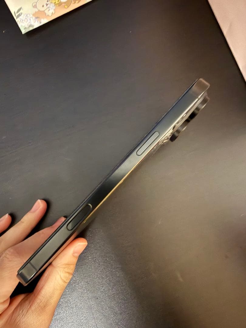 iPhone16Pro Max 256GB「背面に損傷あり」