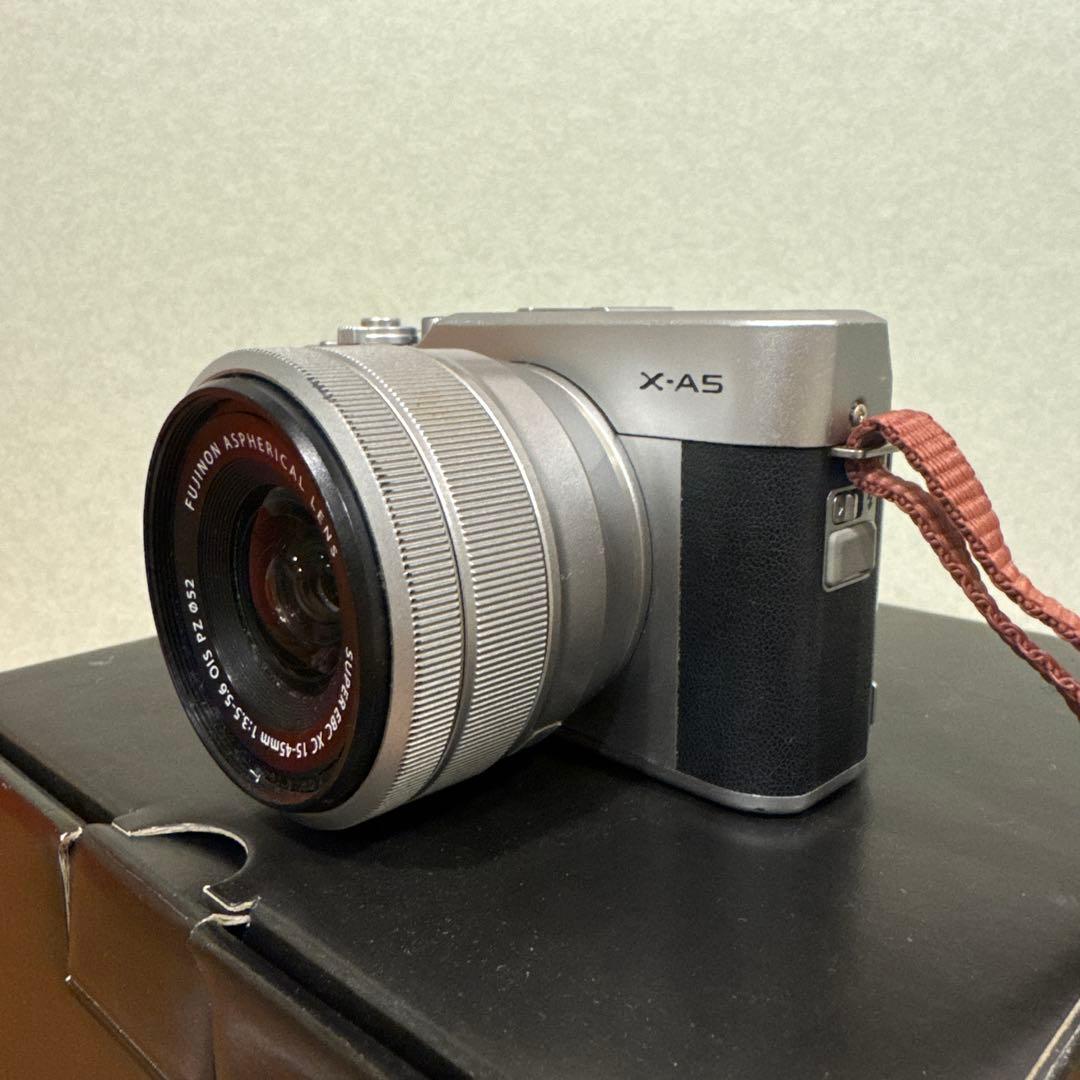 FUJIFILM X-A5 ミラーレスカメラ XC15-45mmレンズ付き