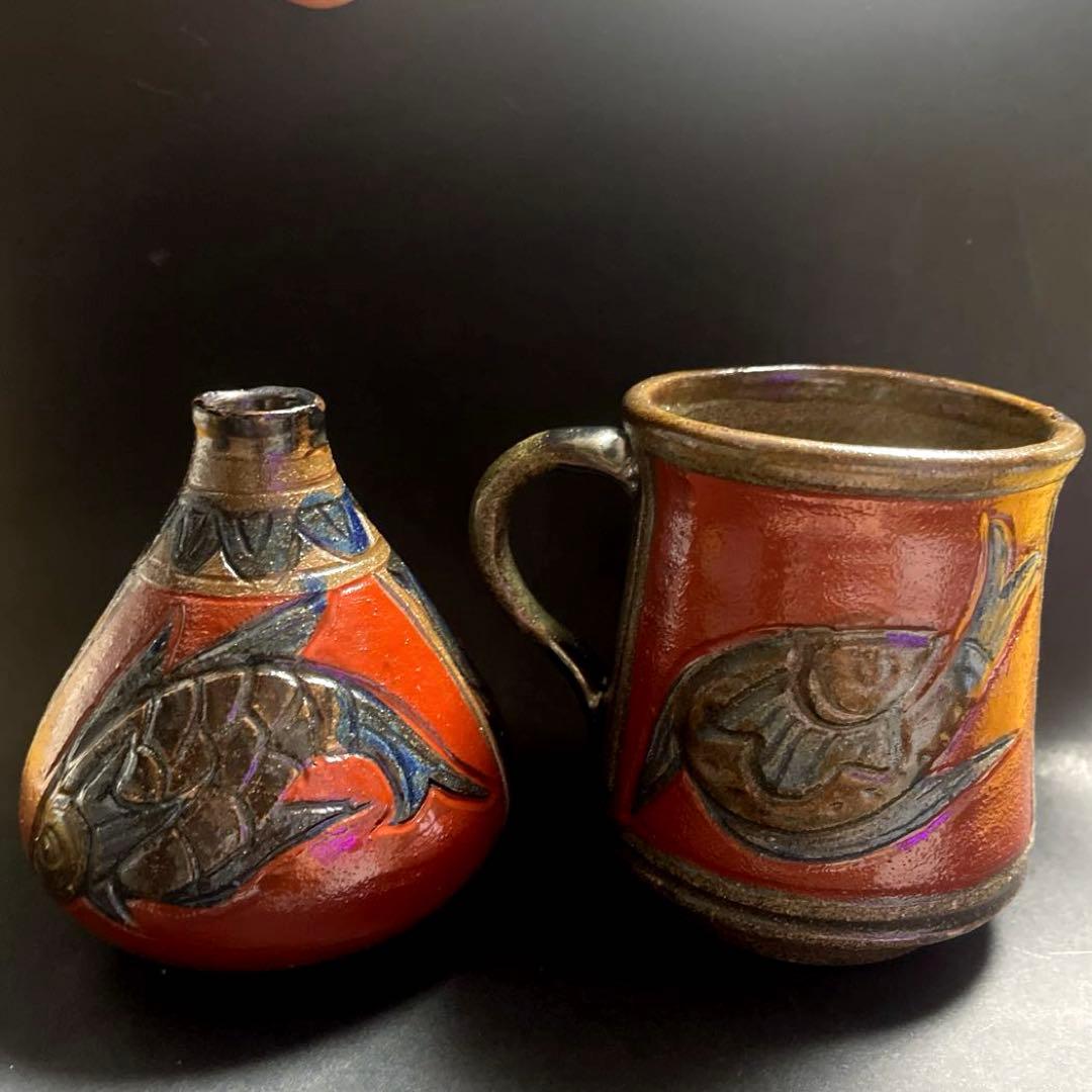 沖縄 壺屋焼　小橋川清正作 魚紋赤絵　徳利とマグカップ