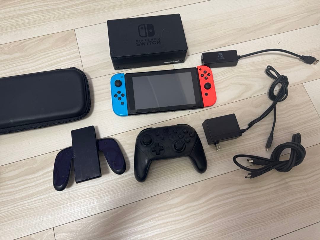Nintendo Switch 赤と青 本体とアクセサリー