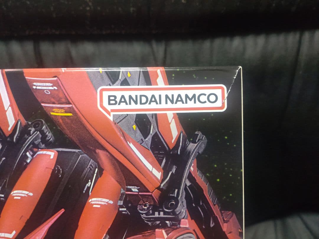 メタルビルドHi‐νガンダム　超合金サザビー