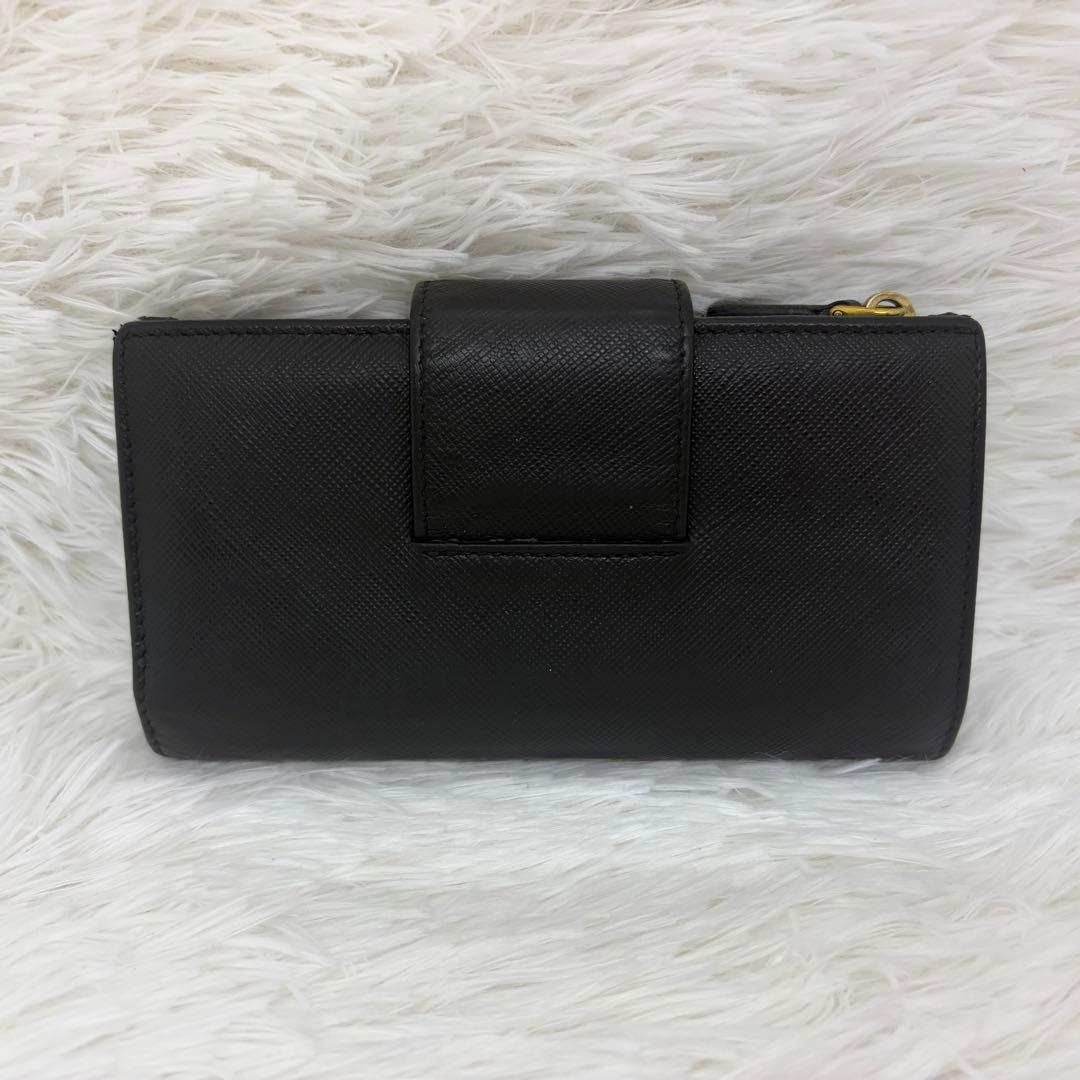 美品✨プラダ 長財布 折り財布 サフィアーノ レザー ロゴ金具 ブラック