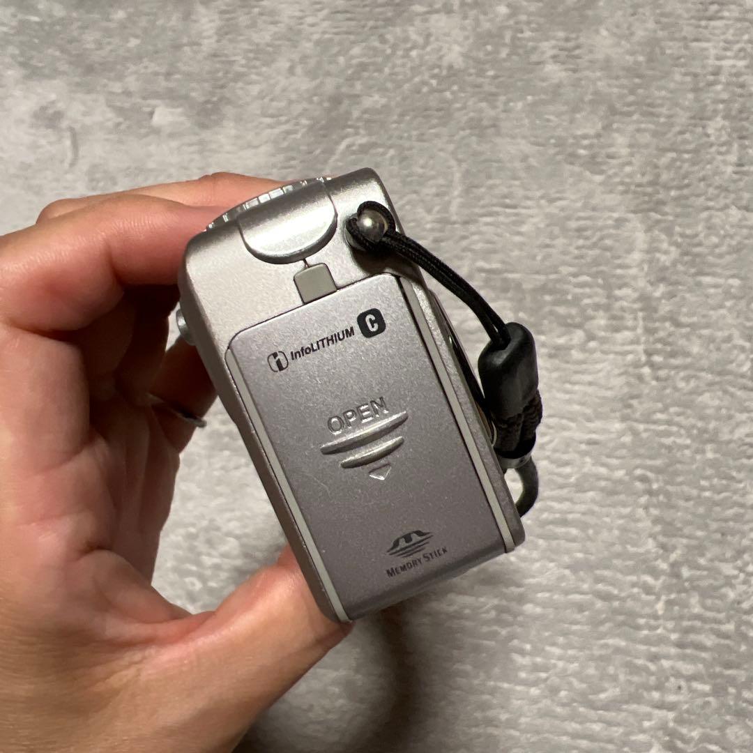 SONY Cyber-shot DSC-P93 4.0メガピクセル