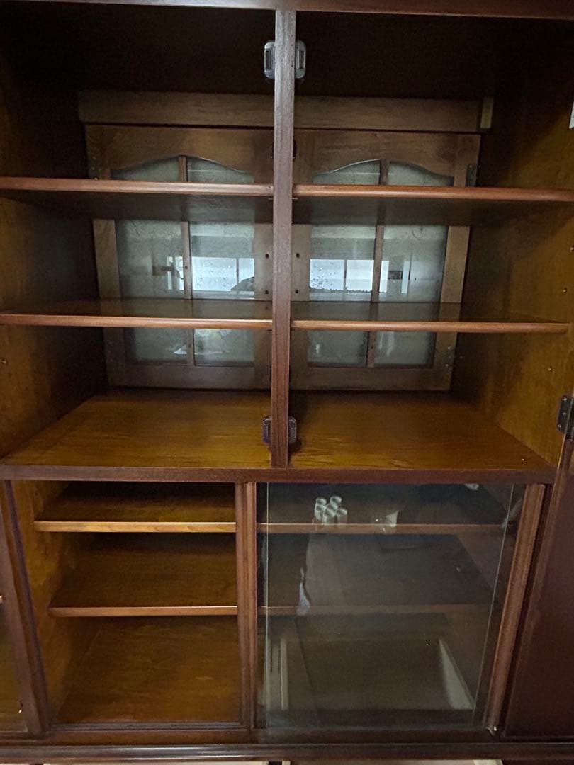 【最終値下げ】カリモクコロニアル食器棚　残り1週間で販売中止