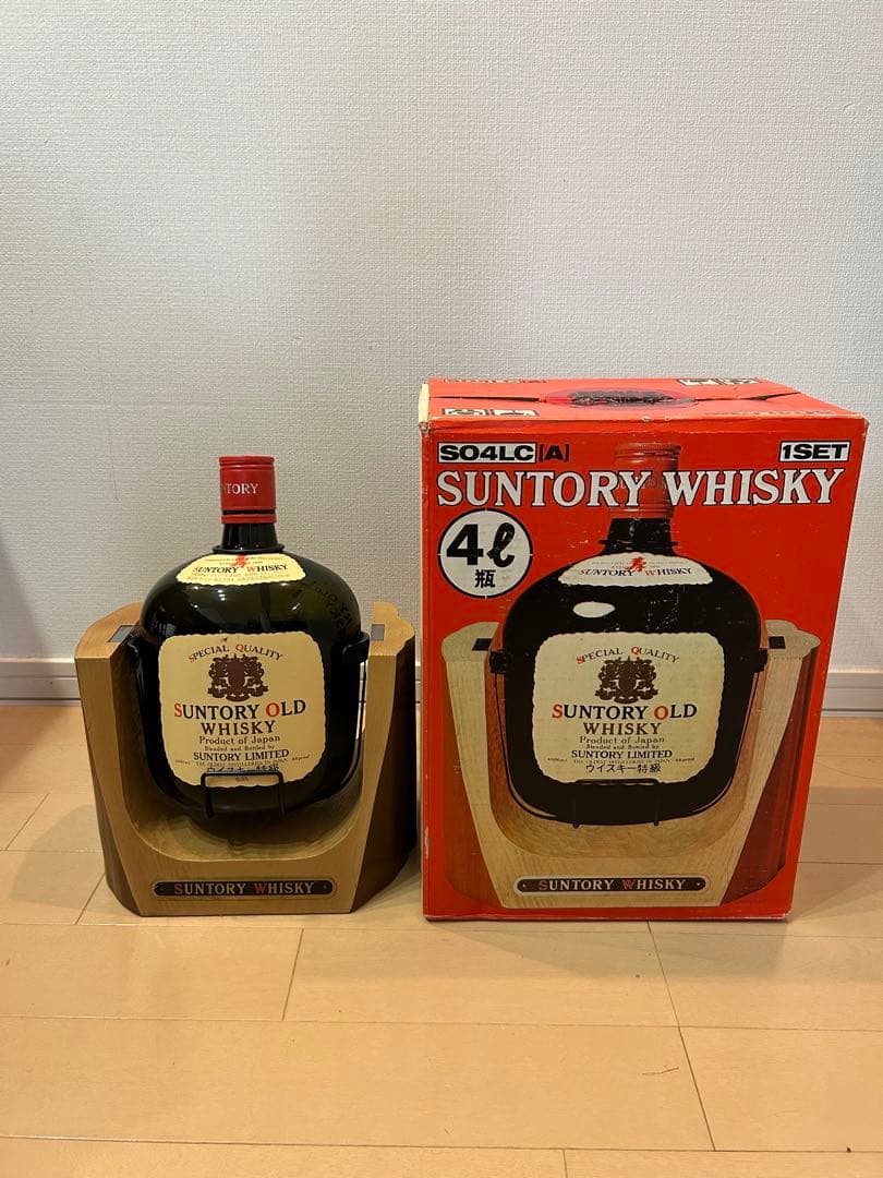 サントリーウイスキー　空瓶　４Ｌ箱付き