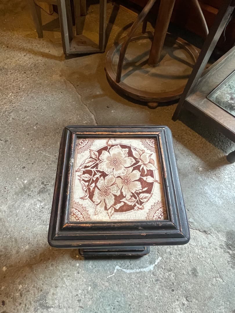 木製花柄タイルスタンド　イギリス　アンティーク