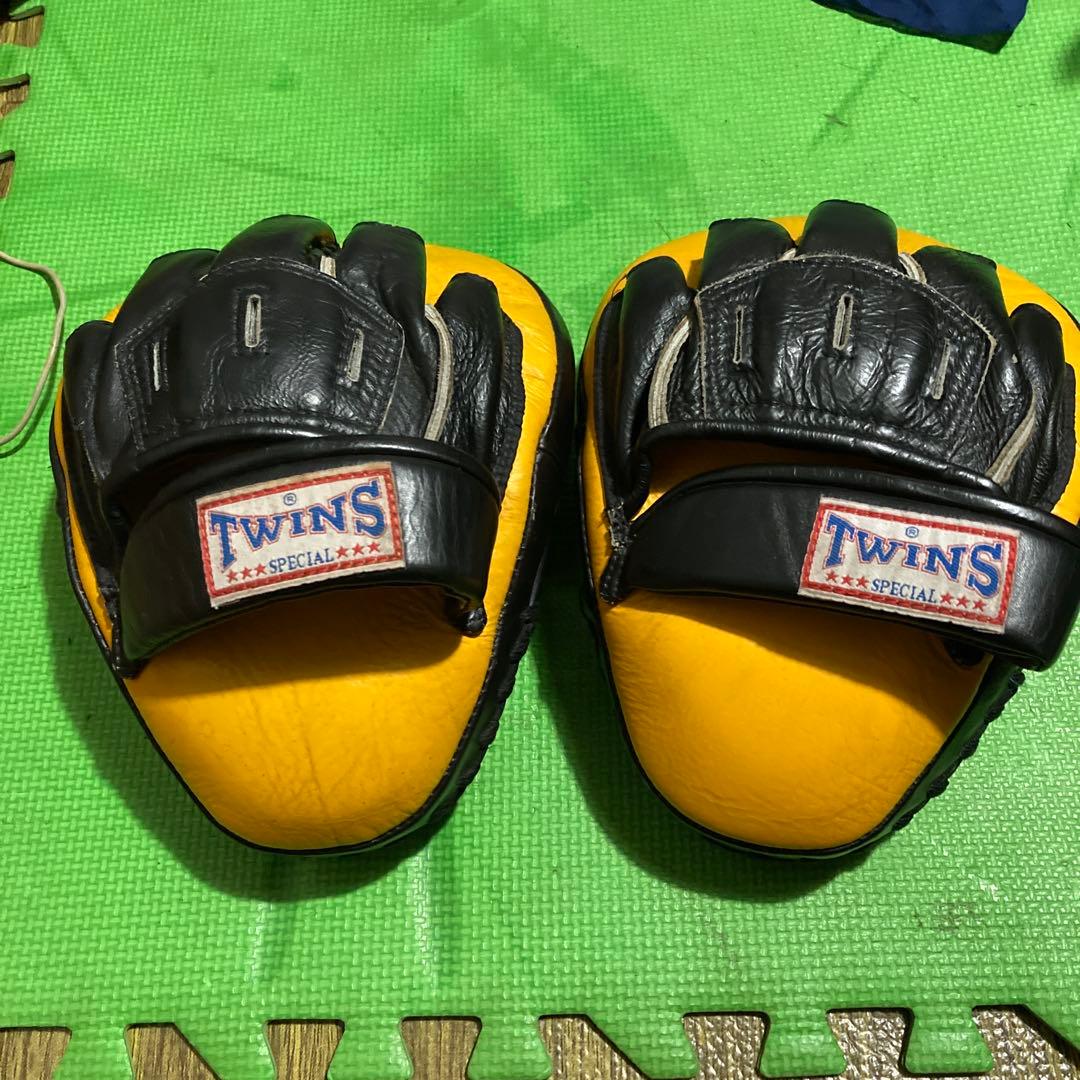最終価格TWINS SPECIAL パンチングミット 本革製