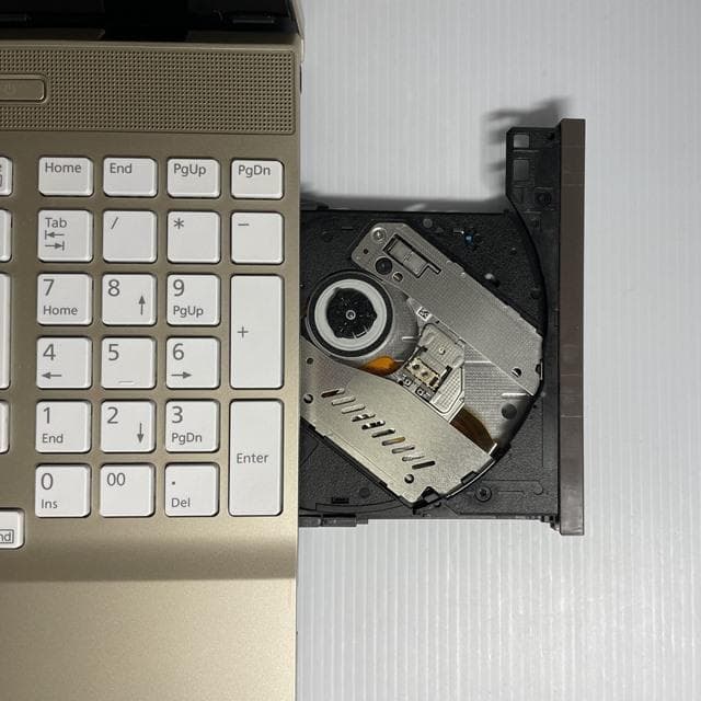 Win11★希少ゴールド！SSD256＋HDD1TB★富士通ノートパソコン