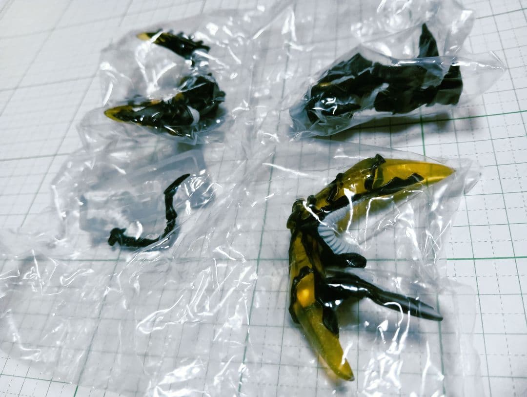 フィギュア　増塗装版　ハイパーゼットンイマーゴ　ウルトラマン　ガチャ　ＨＧ