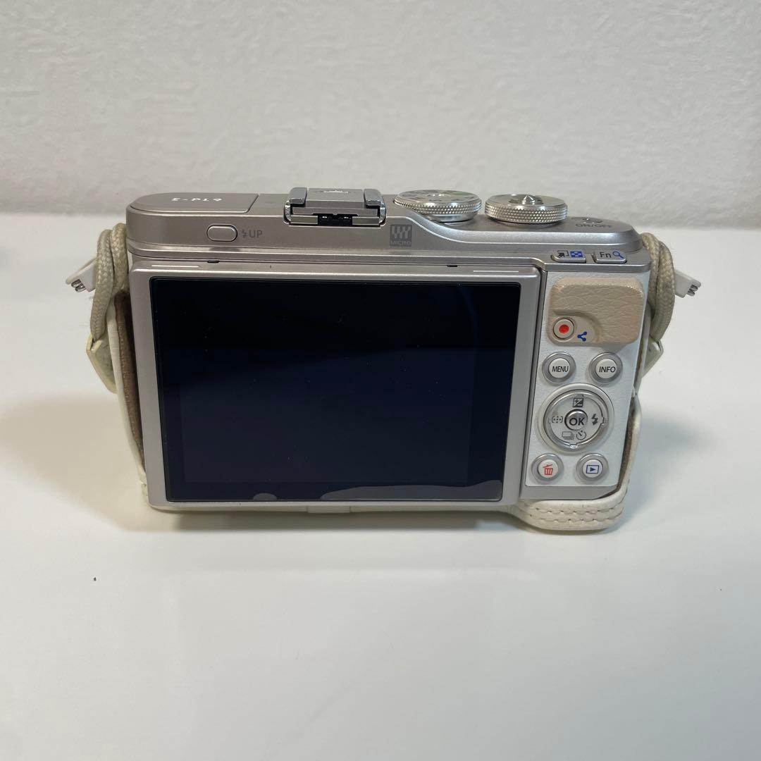 Olympus PEN E-PL9 シルバー レンズ付き