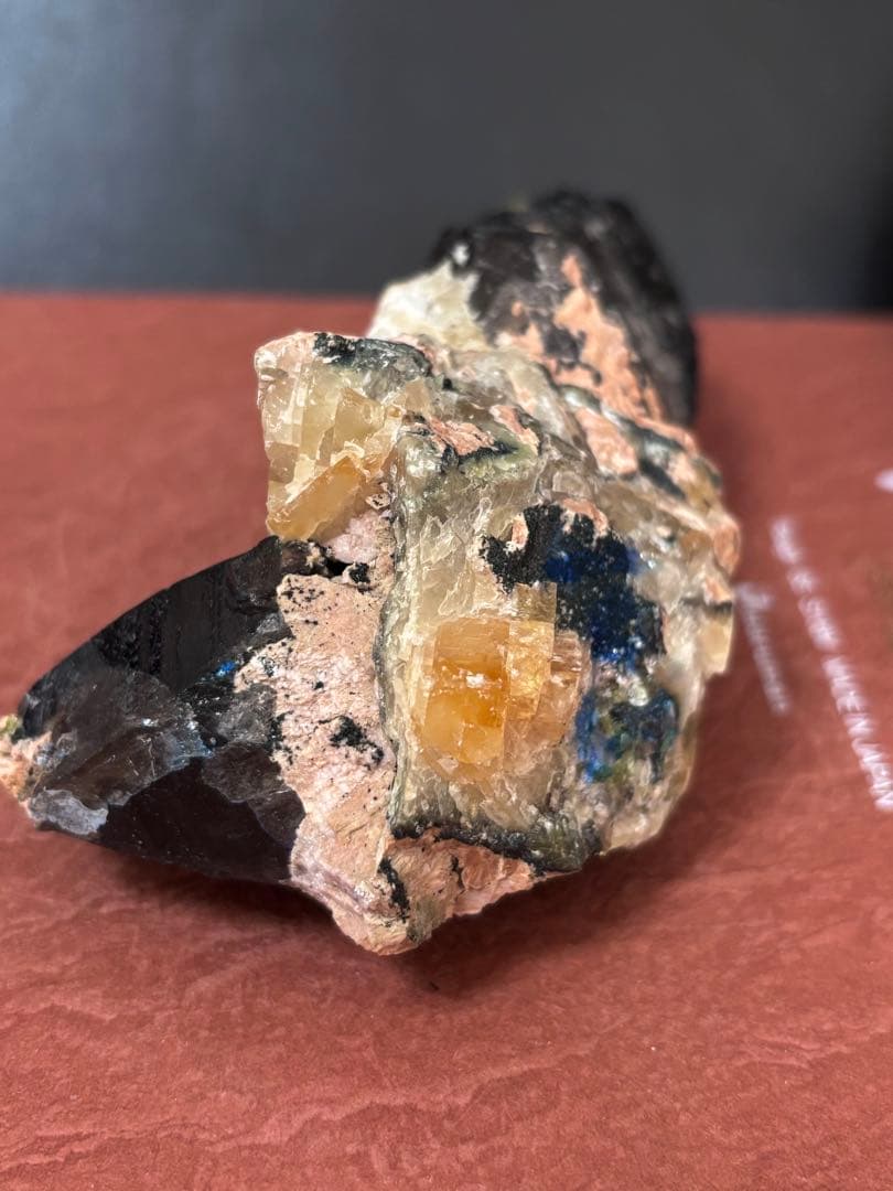 【超希少】天然モリオン 黒水晶(山東省産)鉱山閉鎖 台座付き