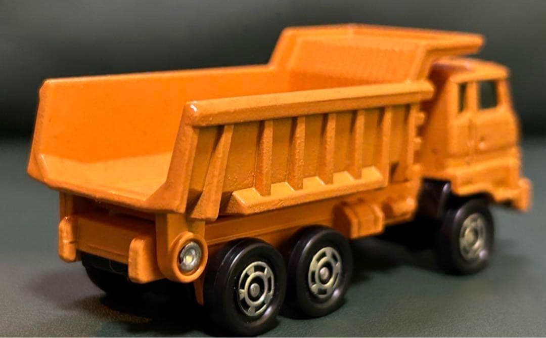 トミカ いすゞ オフロードダンプ 山吹色