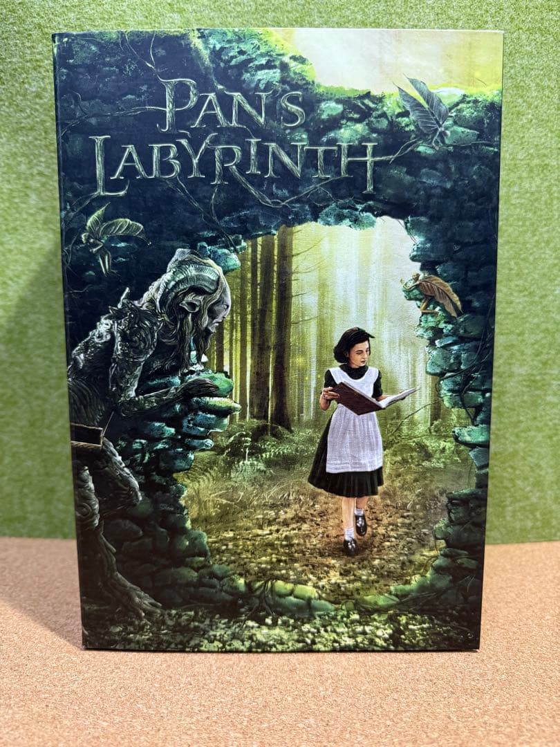 未開封品NECA パンズ・ラビリンス オフェリア フィギュア