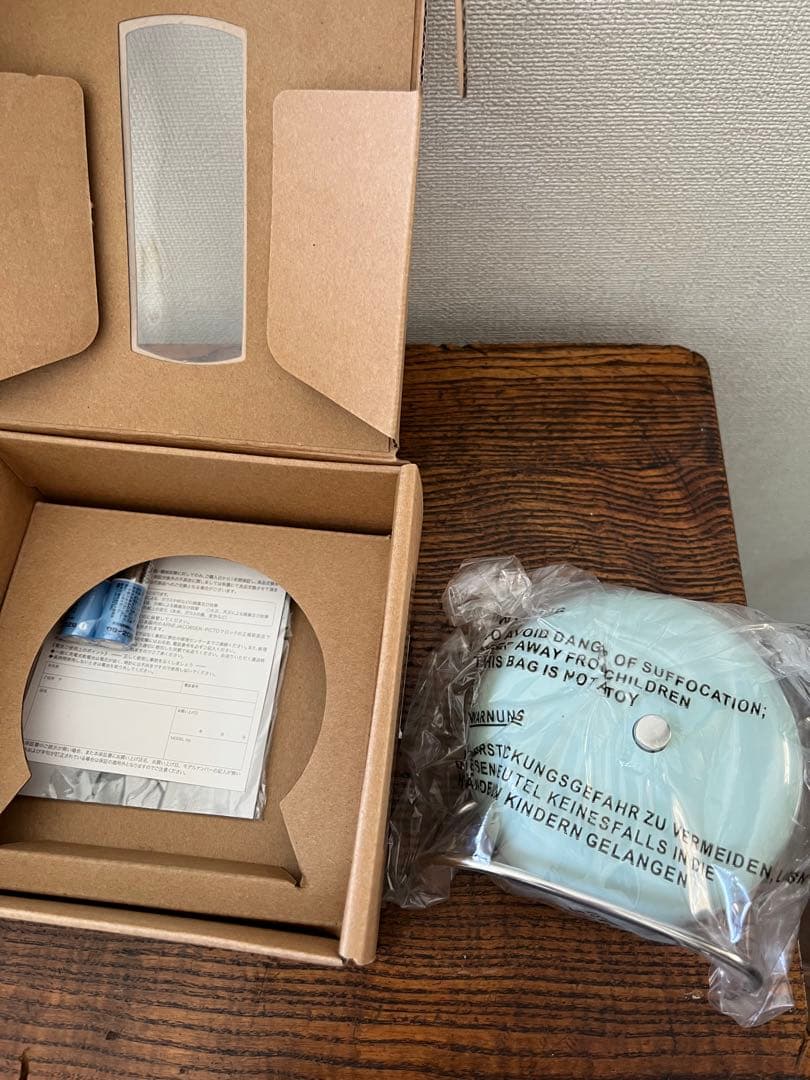 アルネヤコブセン　テーブルクロック　水色 アナログ置時計