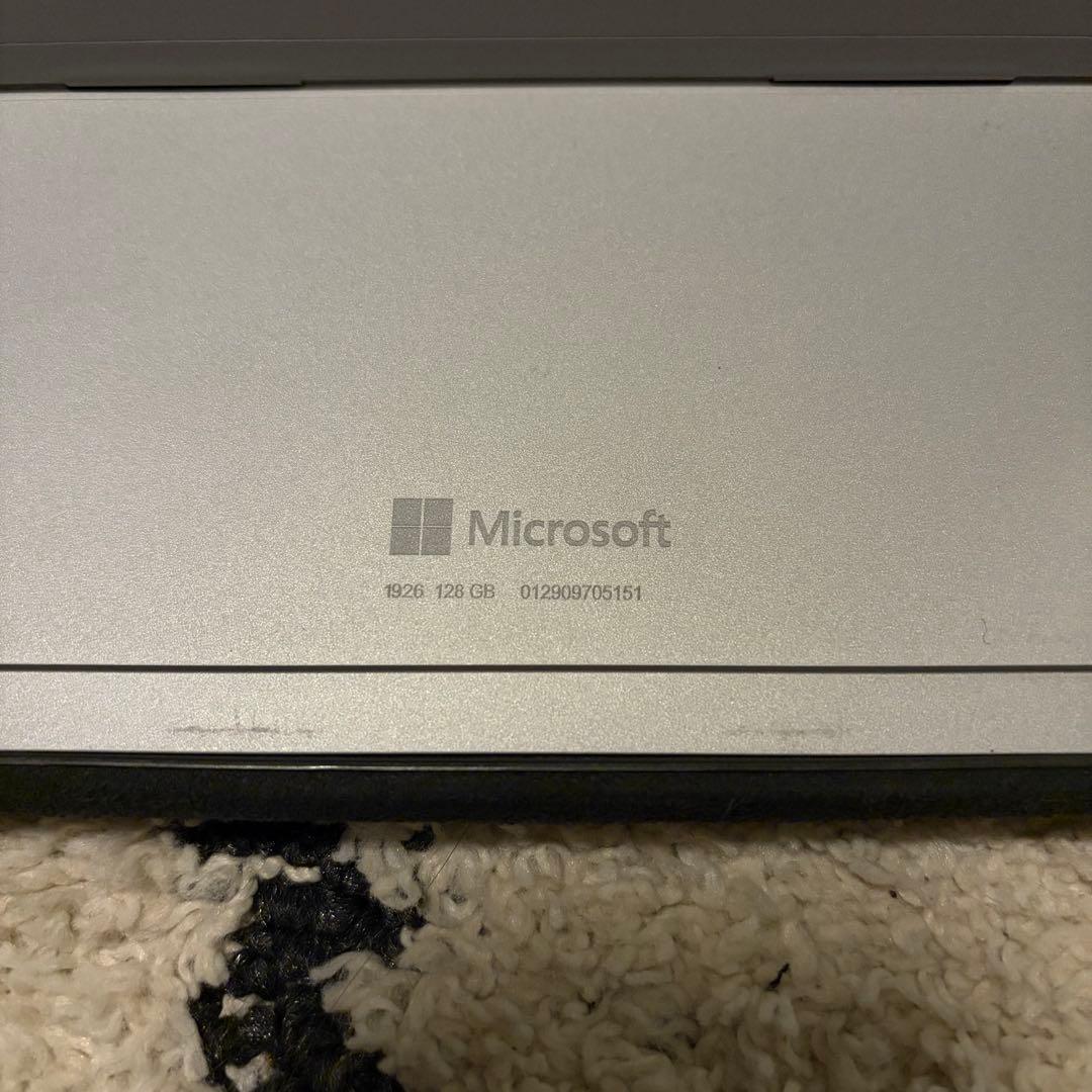 Microsoft Surface GO2（8GB）　タッチペン、充電器付き