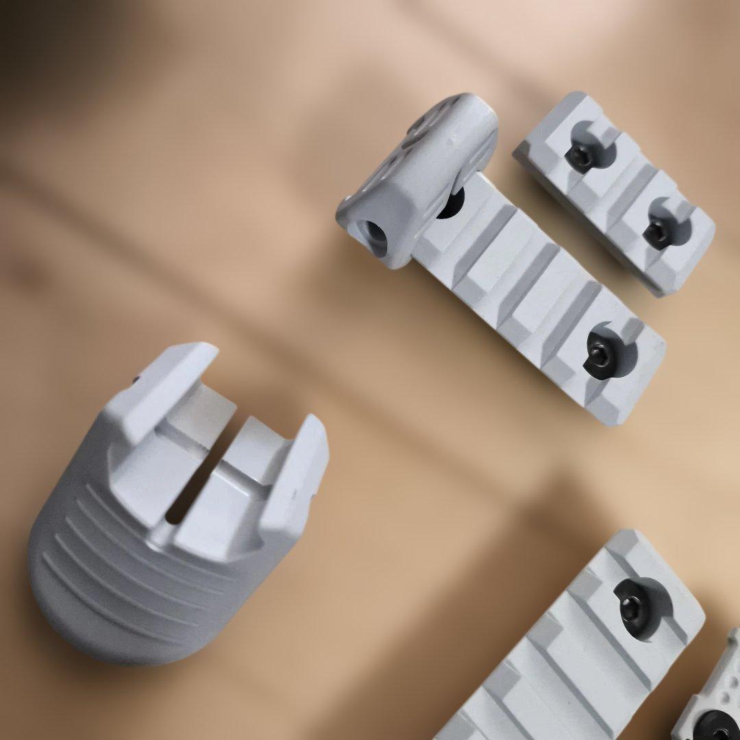 東京マルイ製　AKホワイトストーム　次世代電動ガン　予備マグ　ナイツタイプサプ