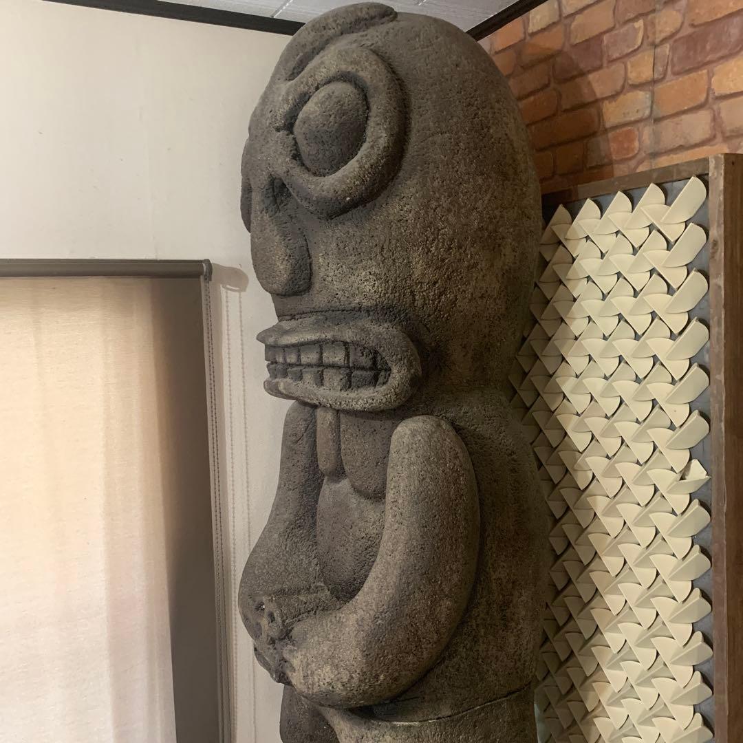 ⓵石材製トーテムポール風彫刻像 約200センチ