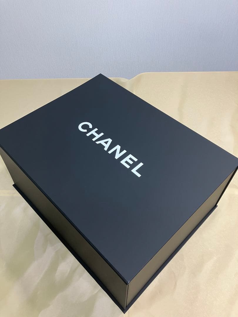 CHANEL マグネットタイプ 大　空箱　マグネットボックス　磁石付箱