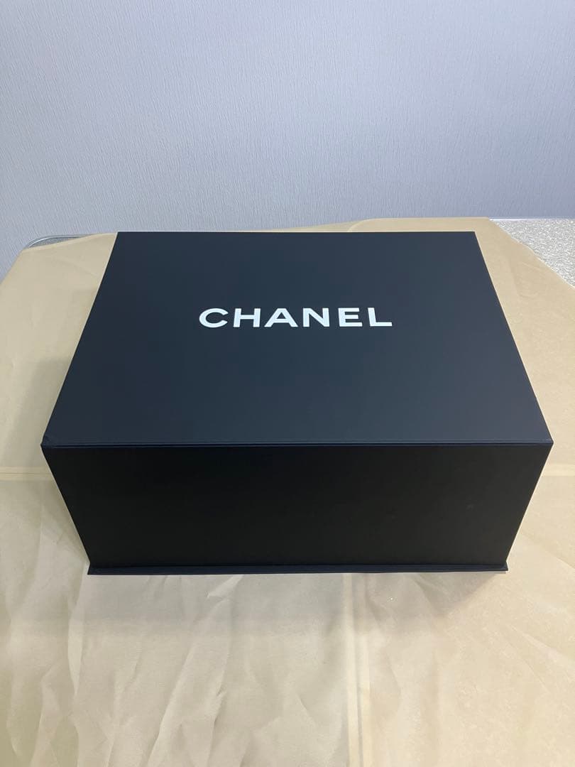 CHANEL マグネットタイプ 大　空箱　マグネットボックス　磁石付箱