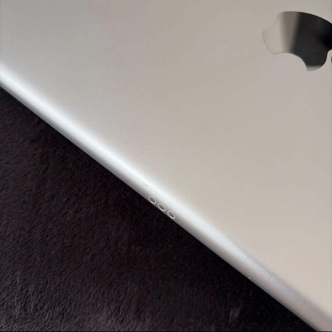 超美品☆Apple☆iPad☆第7世代☆32GB☆OS18.7☆シルバー