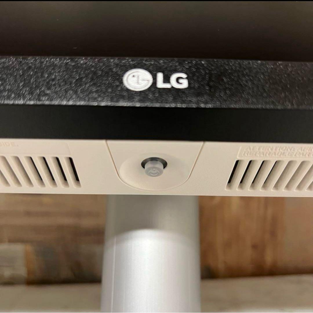LG29型ディスプレイゲーム機能、スピーカー搭載　背面ホワイト