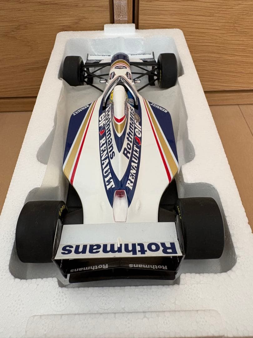 1/18 Williams FW16 Renault F-1 ロスマンズ仕様