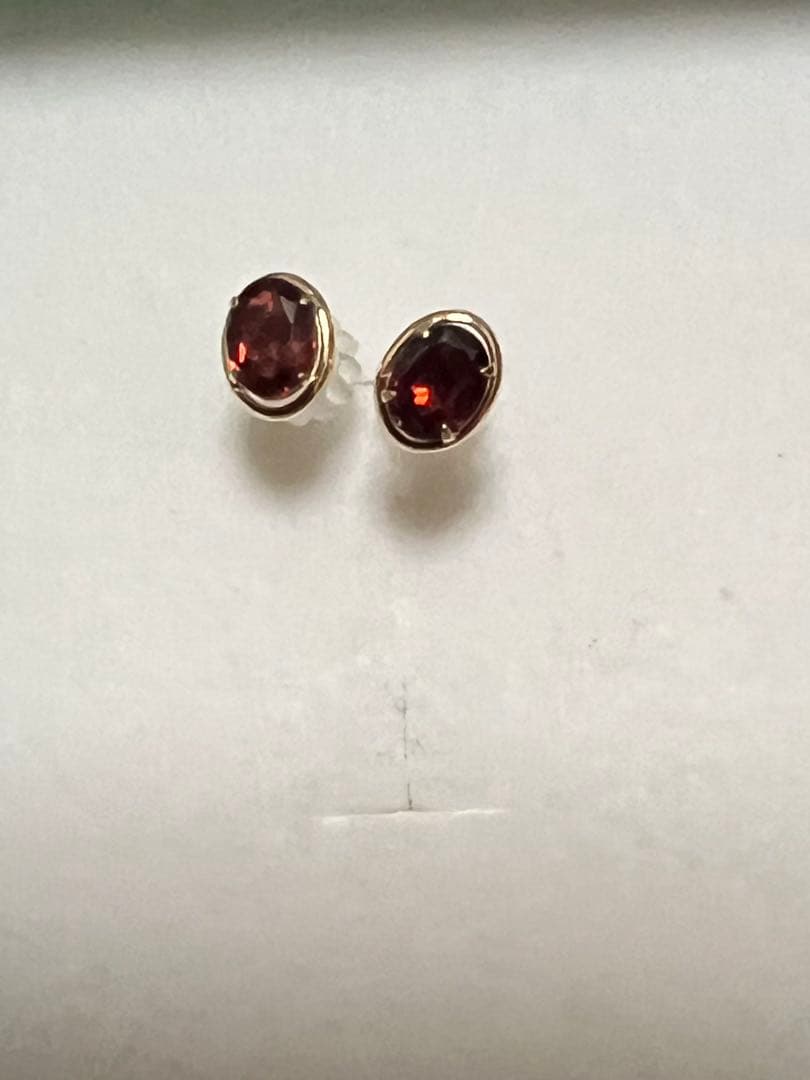 な*様 18金イエローゴールド アルマンダインガーネットピアス