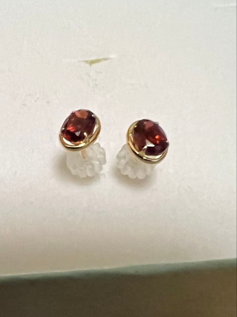 な*様 18金イエローゴールド アルマンダインガーネットピアス