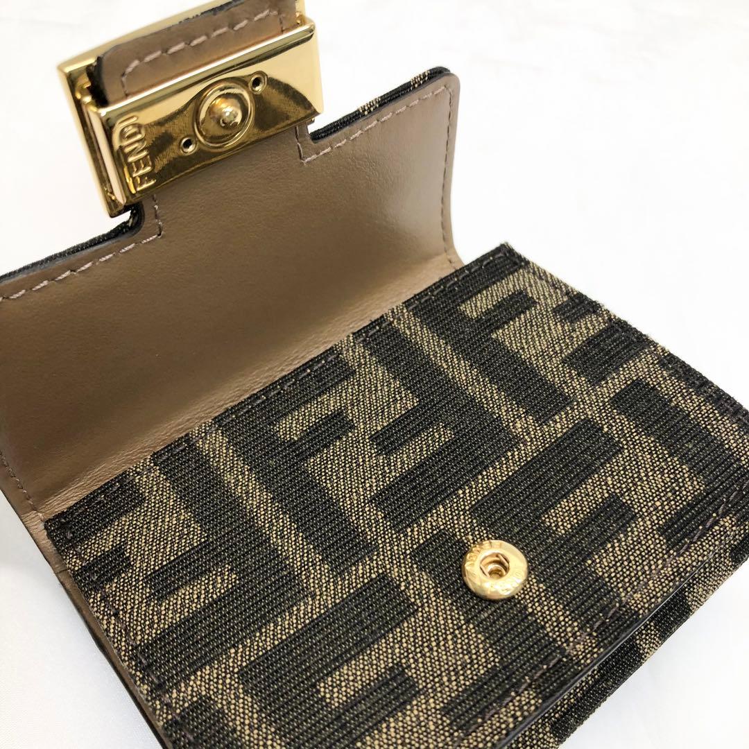 【Ris✨】　フェンディ FENDI 三つ折り財布 小銭入付き FF