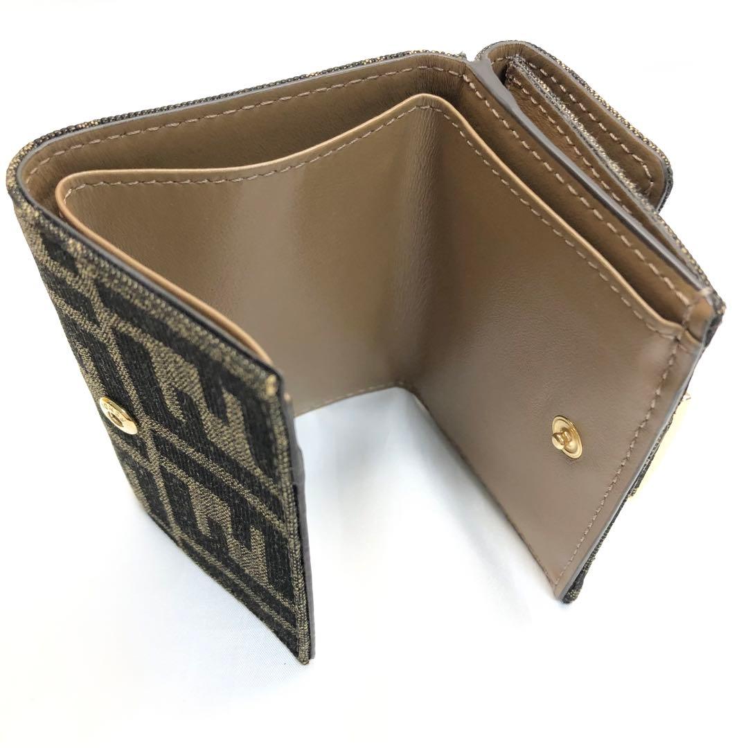 【Ris✨】　フェンディ FENDI 三つ折り財布 小銭入付き FF