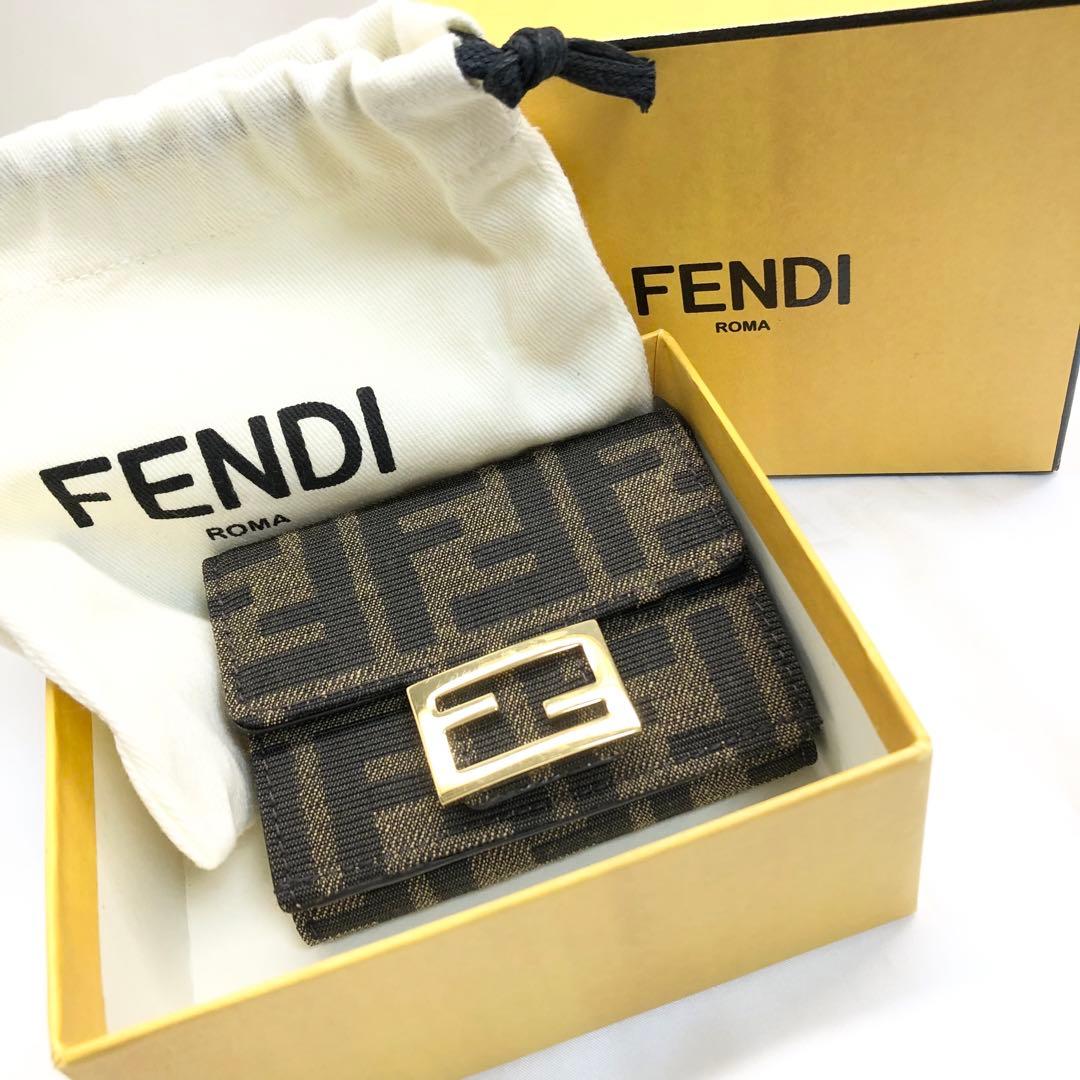 【Ris✨】　フェンディ FENDI 三つ折り財布 小銭入付き FF