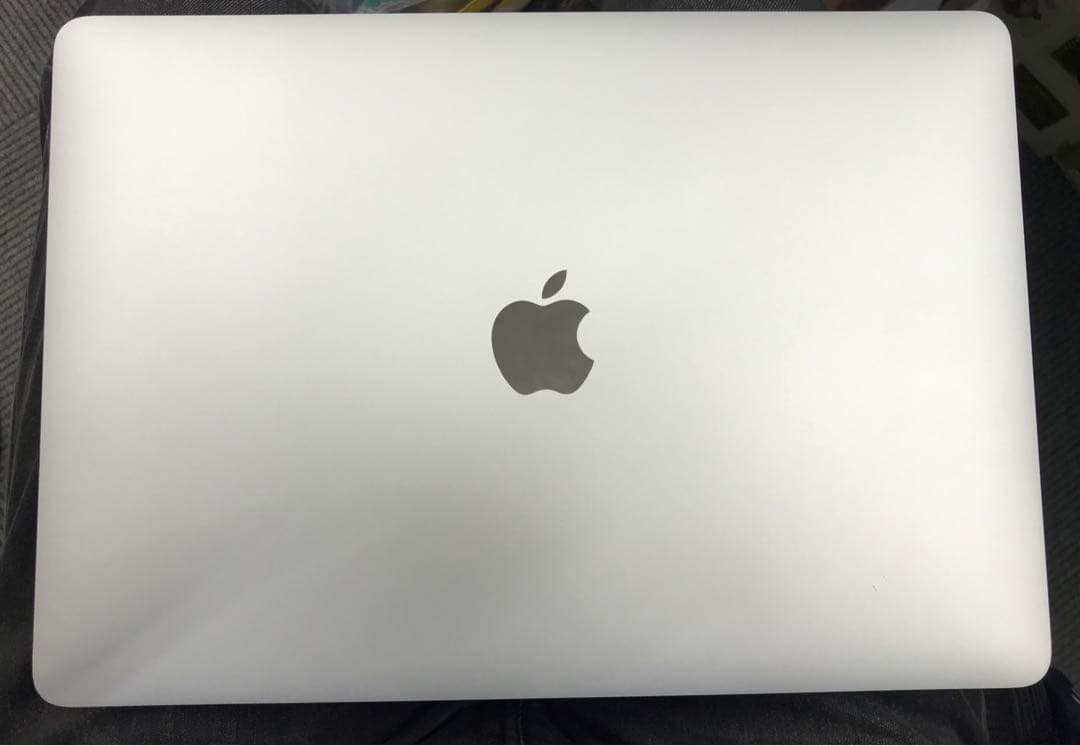 MacBook Air 13-inch シルバー