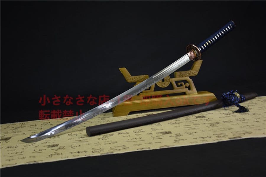 刀を押す 武具　刀装具　日本刀　模造刀   居合刀