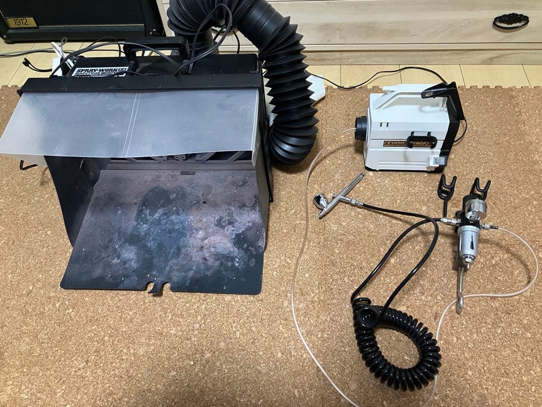 エアブラシ、コンプレッサー、ペイントブース　一式　ガンプラ・プラモデル