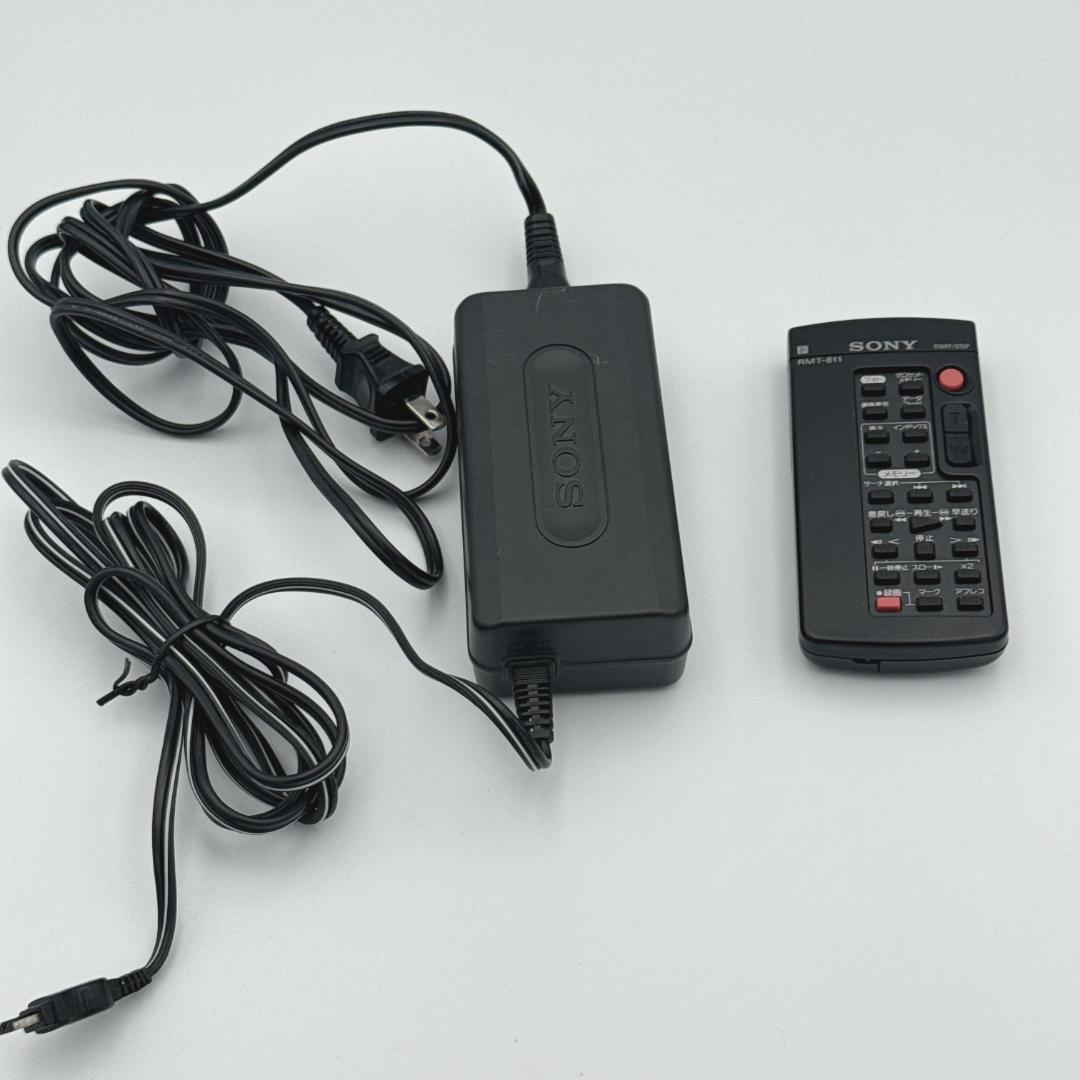 【良品】SONY ビデオカメラ MiniDVハンディカム DCR-TRV70