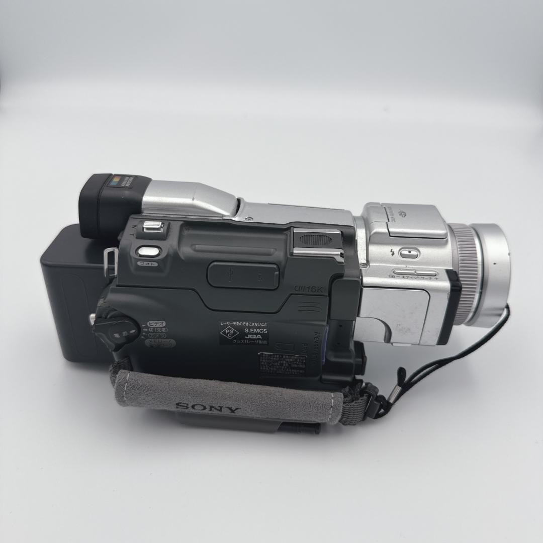 【良品】SONY ビデオカメラ MiniDVハンディカム DCR-TRV70