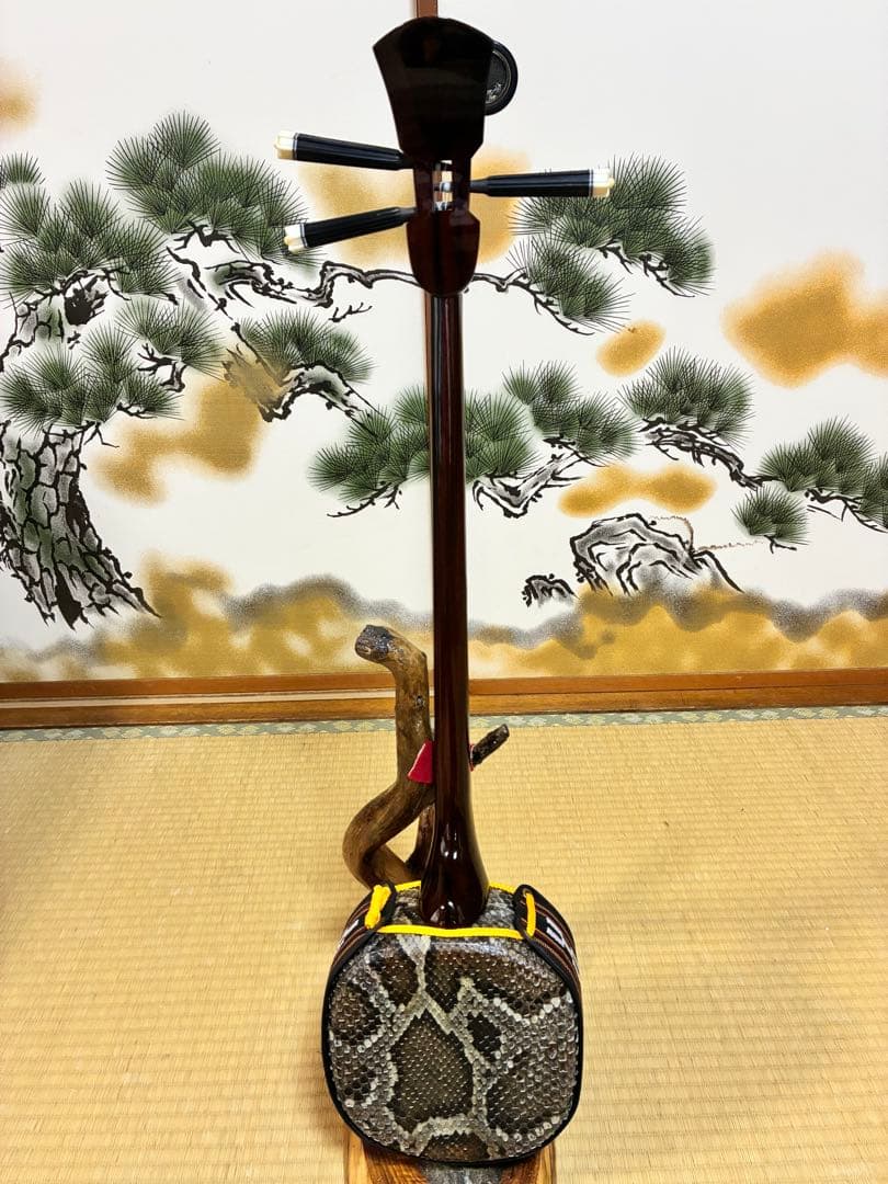 沖縄三線！黒木！上質黒檀！真壁型 ！本蛇皮　本張り【一枚張り】