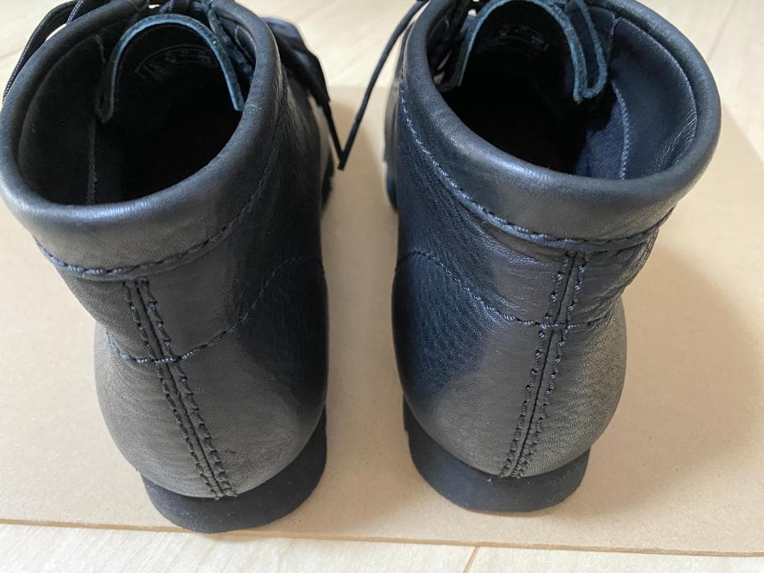 着用1回　クラークス　ワラビーブーツ　ゴアテックス　黒ブラックレザー25.5cm