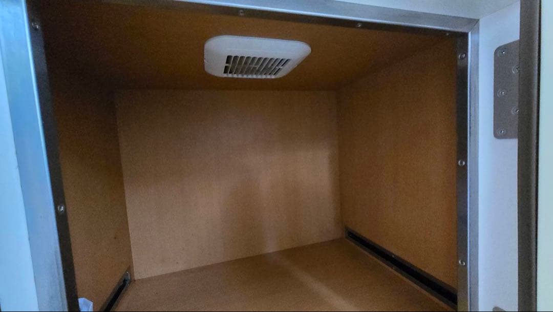 オシャレ古着　中型犬用 通気口付き防音ケージ ブラウン/ホワイト