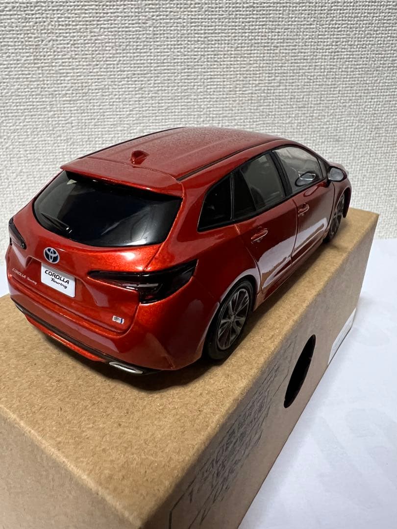 【非売品】 トヨタ カローラツーリング ミニカー 1/43 赤