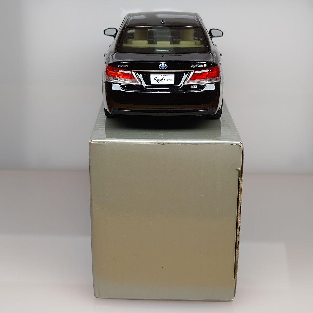 トヨタ クラウン ロイヤルサルーン 210 カラーサンプル 202ブラック