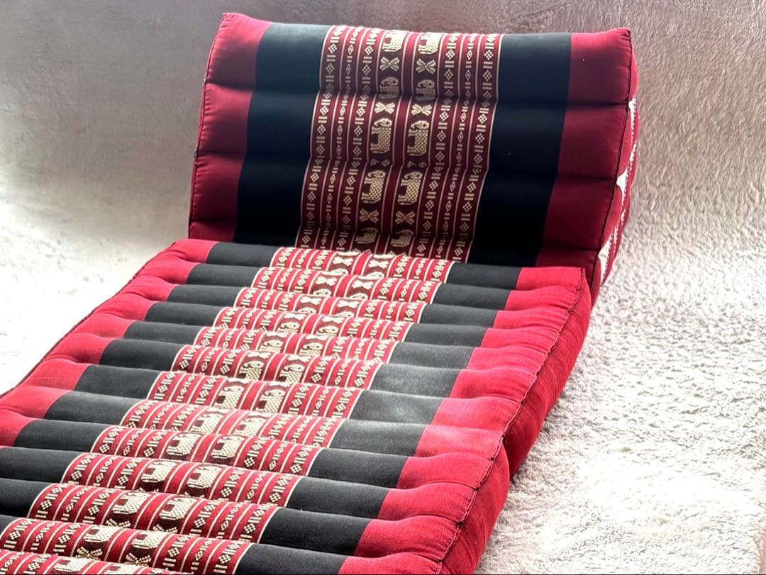 タイ製 三角まくら 折りたたみマット付き マットレス　秋キャンプ　インテリア